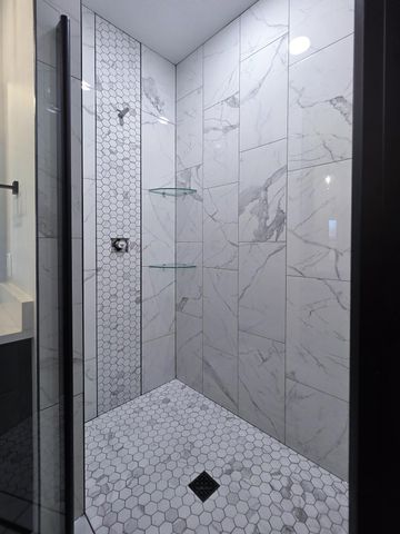 112 E Acacia Circle, Clever, MO 65631