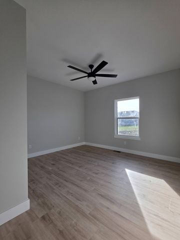 112 E Acacia Circle, Clever, MO 65631