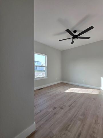 112 E Acacia Circle, Clever, MO 65631