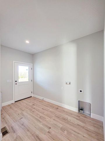 112 E Acacia Circle, Clever, MO 65631