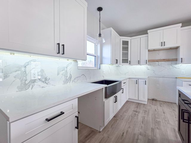 112 E Acacia Circle, Clever, MO 65631