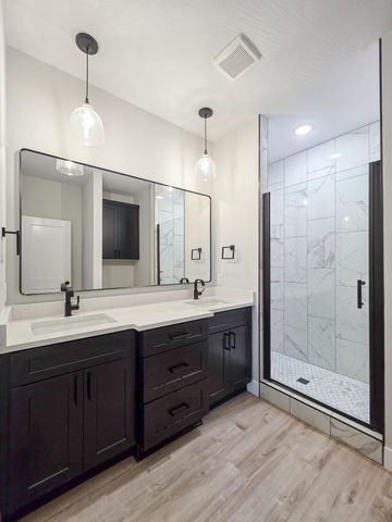 112 E Acacia Circle, Clever, MO 65631