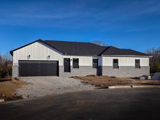 112 E Acacia Circle, Clever, MO 65631