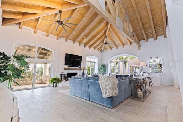 101 9TH STREET E, Tierra Verde, FL 33715