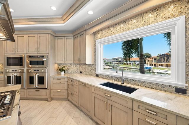 101 9TH STREET E, Tierra Verde, FL 33715