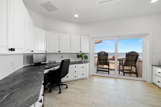 101 9TH STREET E, Tierra Verde, FL 33715