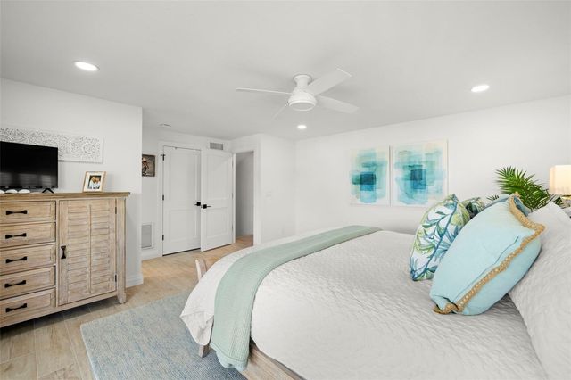 101 9TH STREET E, Tierra Verde, FL 33715