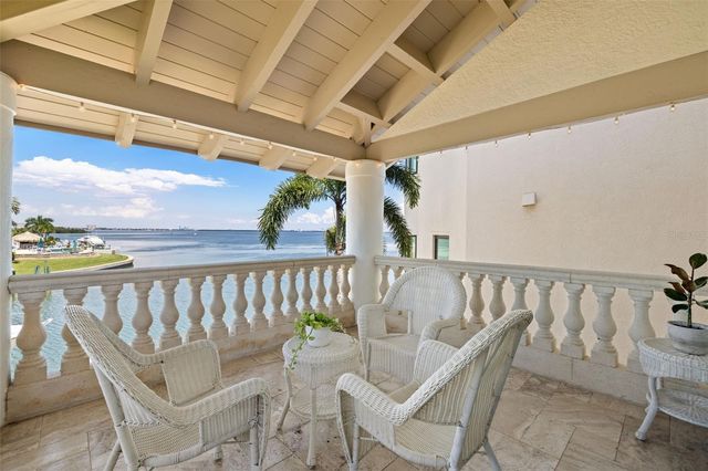 101 9TH STREET E, Tierra Verde, FL 33715