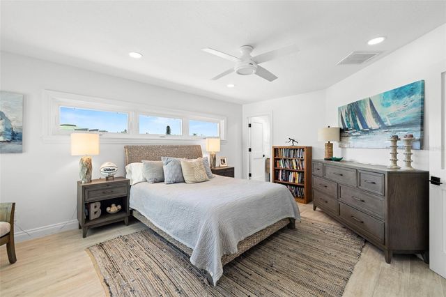 101 9TH STREET E, Tierra Verde, FL 33715