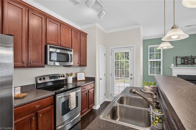 2279 Hartfield Circle, Winston-salem, NC 27103
