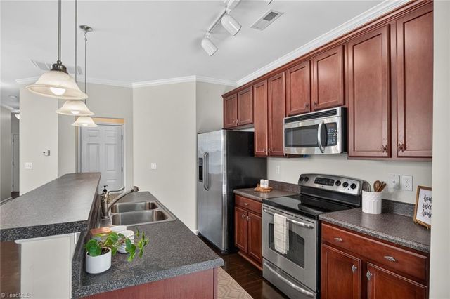 2279 Hartfield Circle, Winston-salem, NC 27103