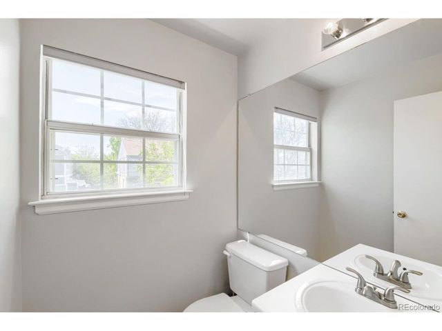 12008 E Hoye Dr, Aurora, CO 80012