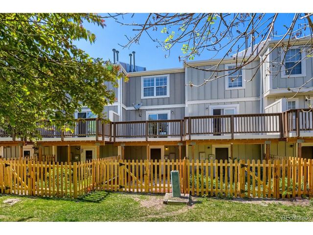 12008 E Hoye Dr, Aurora, CO 80012