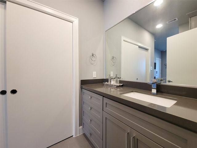 1705 Eado Point Lane, Houston, TX 77003