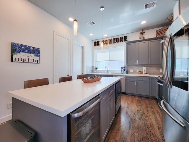 1705 Eado Point Lane, Houston, TX 77003