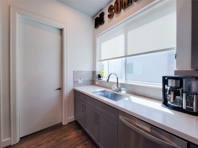 1705 Eado Point Lane, Houston, TX 77003