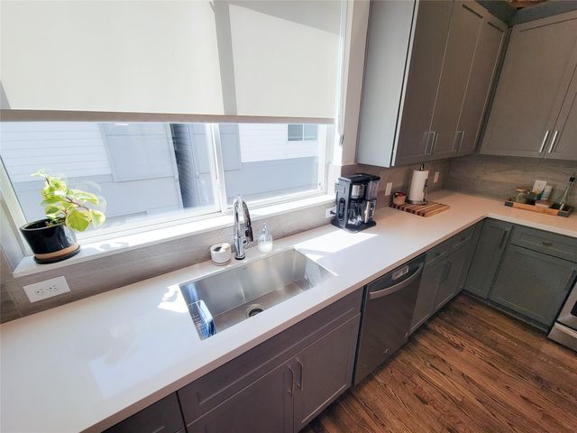 1705 Eado Point Lane, Houston, TX 77003