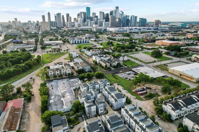 1705 Eado Point Lane, Houston, TX 77003