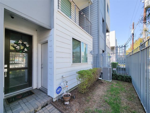 1705 Eado Point Lane, Houston, TX 77003