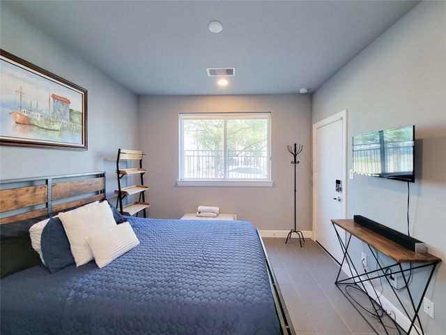 1705 Eado Point Lane, Houston, TX 77003