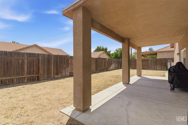 2415 Macau Street, Bakersfield, CA 93313