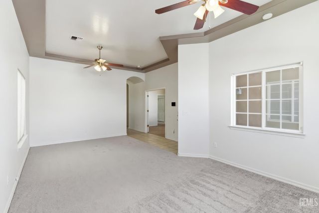 2415 Macau Street, Bakersfield, CA 93313