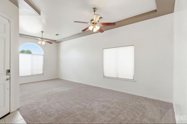 2415 Macau Street, Bakersfield, CA 93313