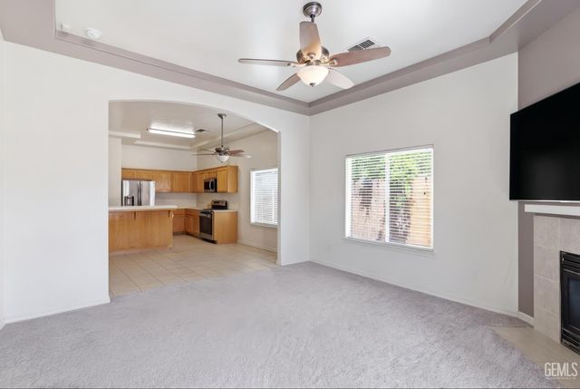 2415 Macau Street, Bakersfield, CA 93313
