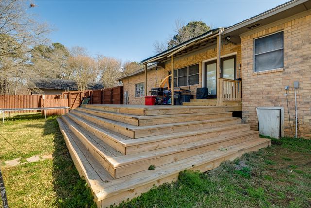 2213 Melissa Drive, Palestine, TX 75803