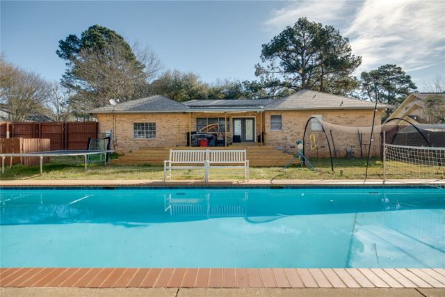 2213 Melissa Drive, Palestine, TX 75803