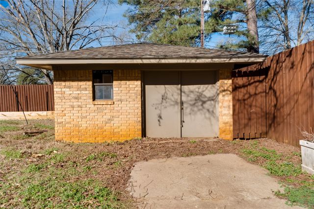 2213 Melissa Drive, Palestine, TX 75803