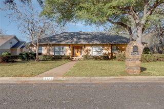 2213 Melissa Drive, Palestine, TX 75803