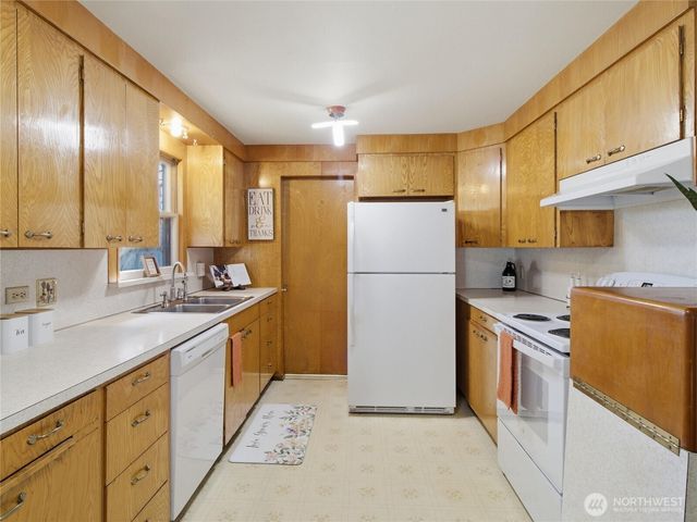 1501 N Huson, Tacoma, WA 98406