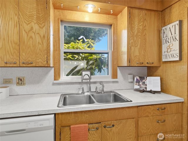 1501 N Huson, Tacoma, WA 98406