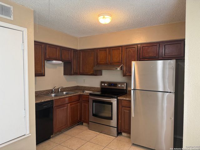 10531 Starcrest, San Antonio, TX 78217