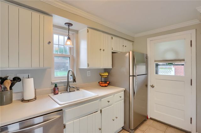 2016 Sunnydale Road, Scott Twp, PA 15243