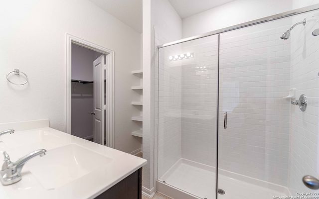 5223 Olene Flats, Von Ormy, TX 78073