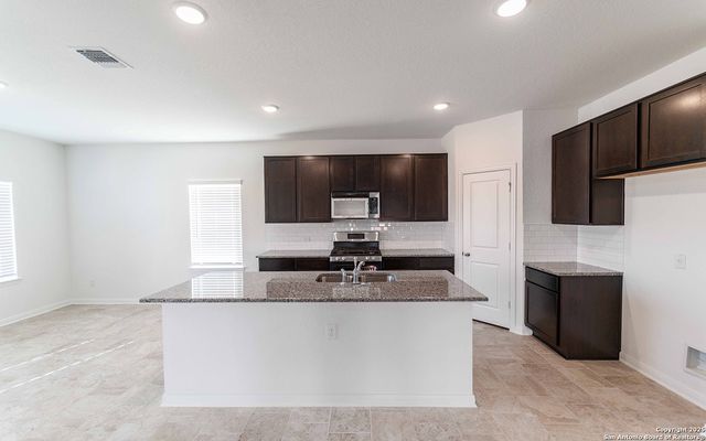 5223 Olene Flats, Von Ormy, TX 78073