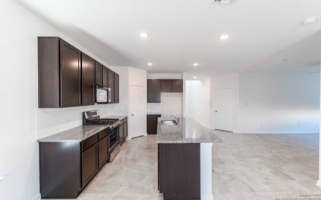 5223 Olene Flats, Von Ormy, TX 78073