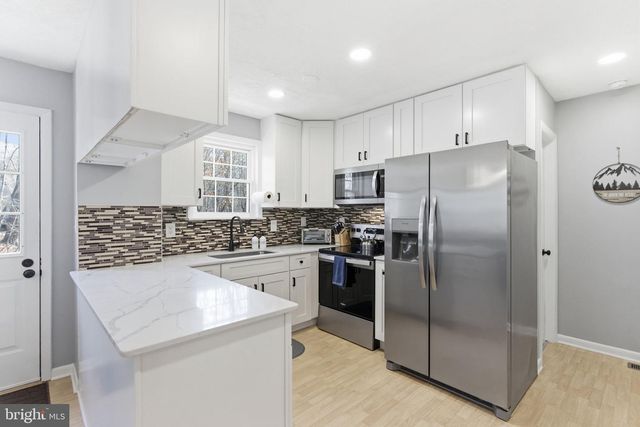 77 TALL PINE LN, Gerrardstown, WV 25420