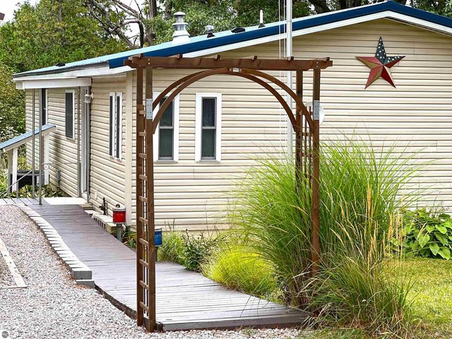 3231 Miller Drive, Sears, MI 49679