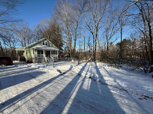 24 Mountain Road, Raymond, NH 03077