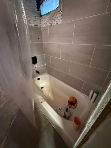 24 Mountain Road, Raymond, NH 03077