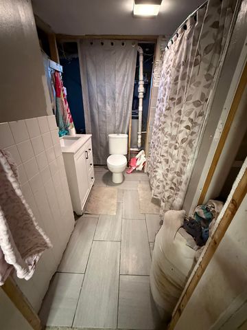 24 Mountain Road, Raymond, NH 03077