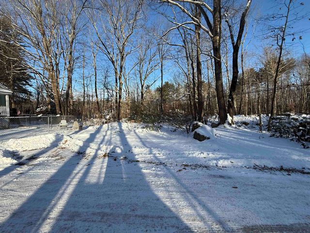 24 Mountain Road, Raymond, NH 03077