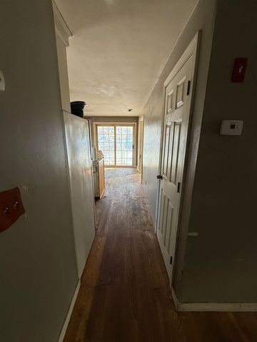 24 Mountain Road, Raymond, NH 03077