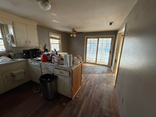 24 Mountain Road, Raymond, NH 03077