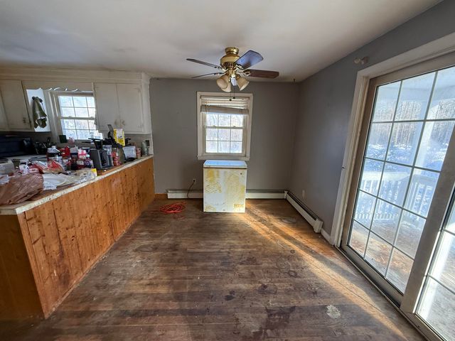 24 Mountain Road, Raymond, NH 03077