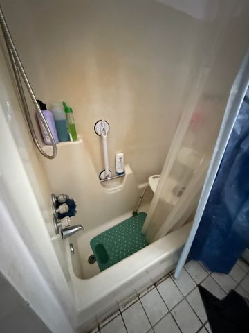 24 Mountain Road, Raymond, NH 03077