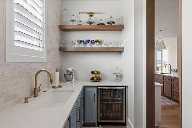 17340 Earnshaw Street, Overland Park, KS 66221